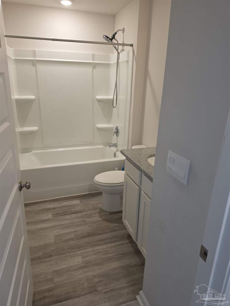 4 bedroom Single Family Residence at 3495 Fallschase Blvd, Fallschase At Pathstone, Pensacola — photo 5