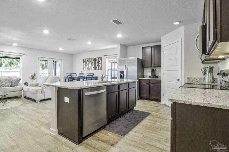 3 bedroom Single Family Residence at 7494 Oak Lake Blvd, Lakeshore Preserve, Pensacola — photo 4