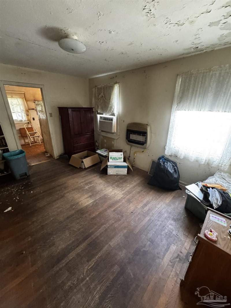 2 bedroom Single Family Residence at 404 Frisco Rd, Edgewater, Pensacola — photo 5