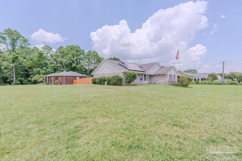 3 bedroom Single Family Residence at 8098 Conrad St, Bay Meadows Lakes, Pensacola — photo 3
