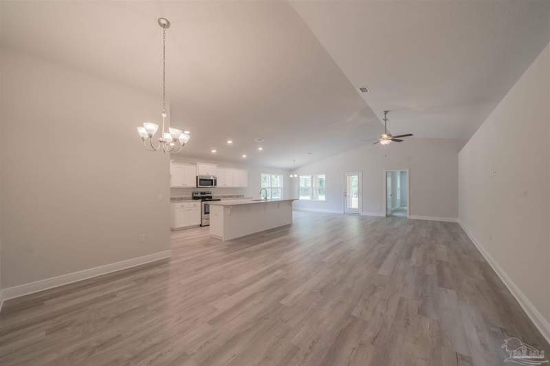 3 bedroom Single Family Residence at 9826 Windy Hill Rd, None, Pensacola — photo 2