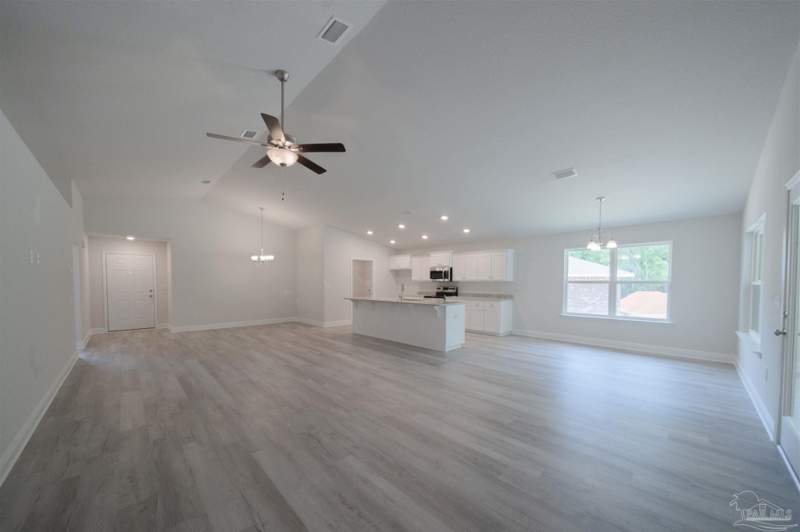 3 bedroom Single Family Residence at 9826 Windy Hill Rd, None, Pensacola — photo 4