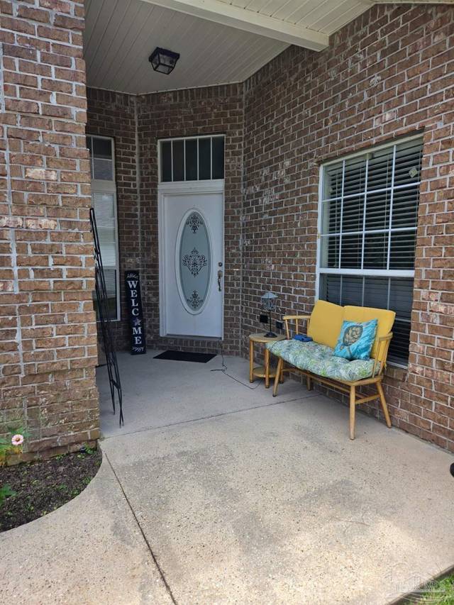 4613 Isles Dr home for sale in Innerarity Isles