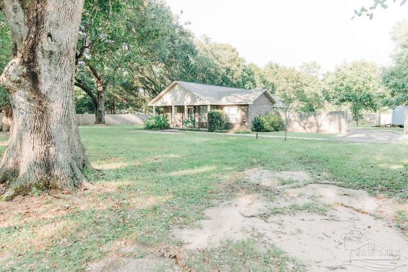 2 bedroom Single Family Residence at 5472 Joggers Ln, None, Pace — photo 3