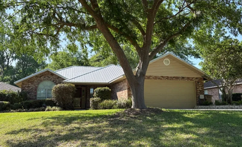 Classic Brick Home in Richmond Estates in SW Brookdale Dr, Lake City, sold by Frances Smith