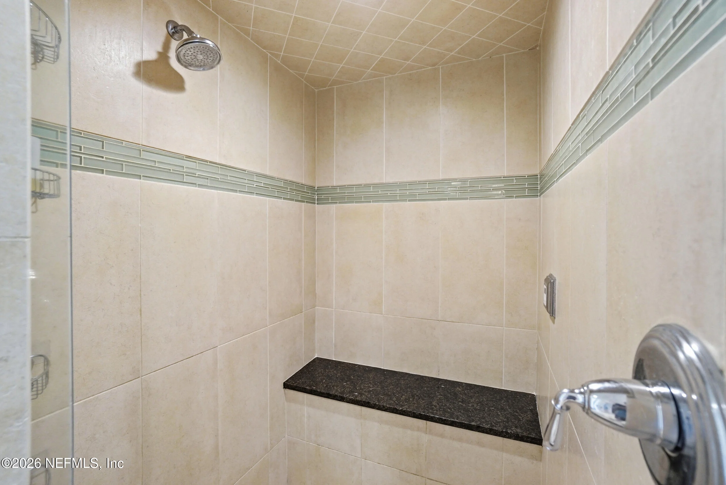 Lakes and amenities at Colonial Manor