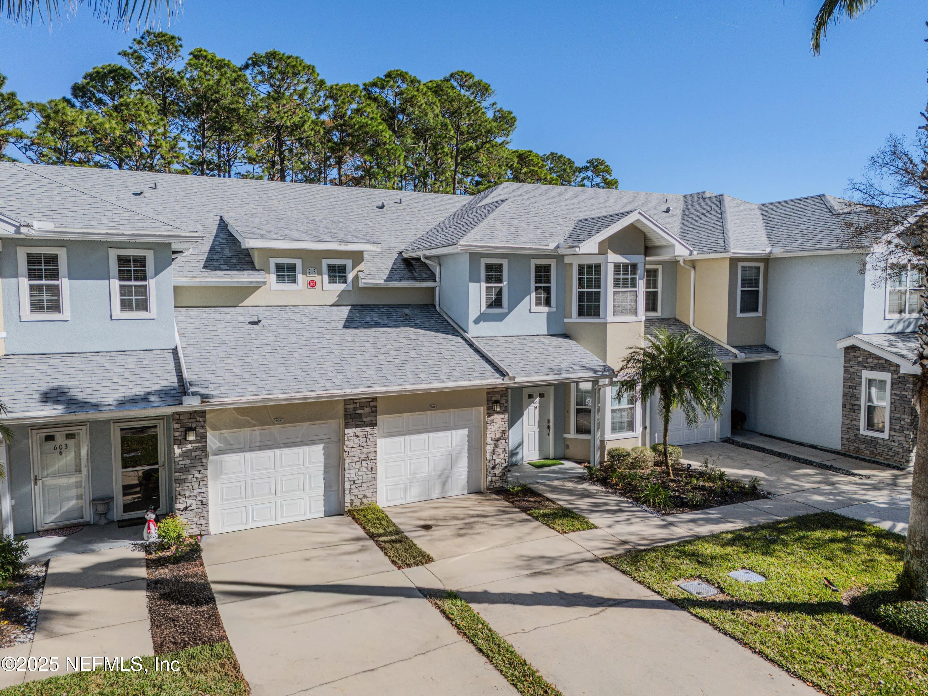 Homes along the fairways at Cottages at Winding Creek