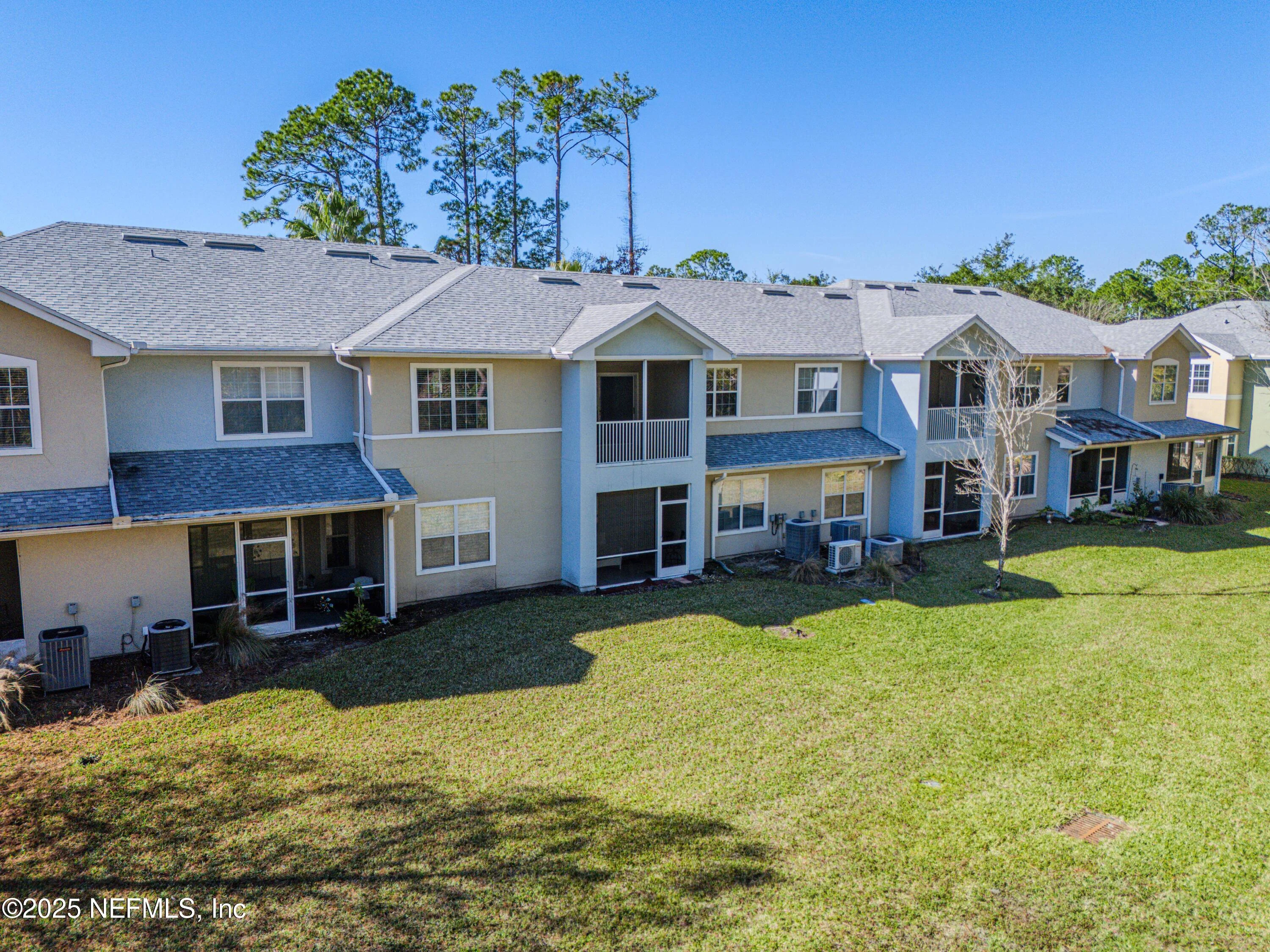Clubhouse entrance at Cottages at Winding Creek