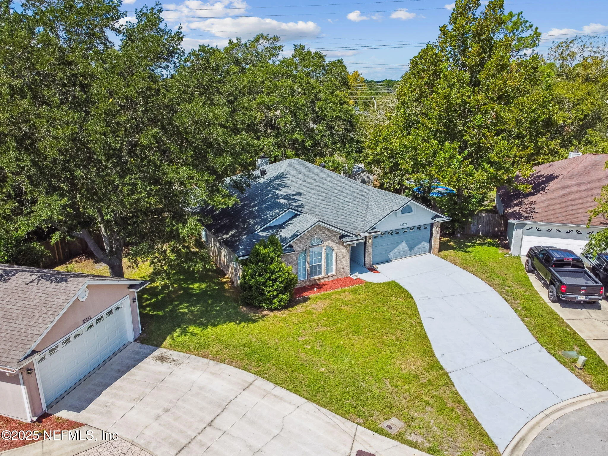 Homes along the fairways at Eagles Creek