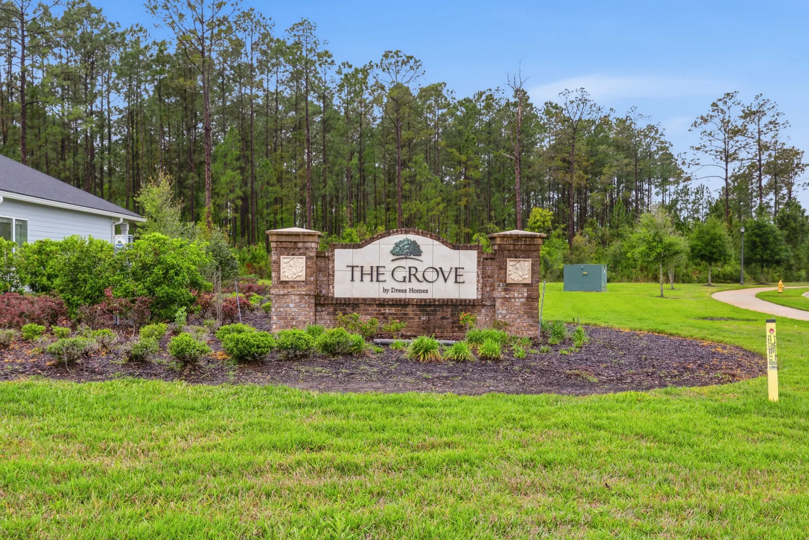 Grand Oaks