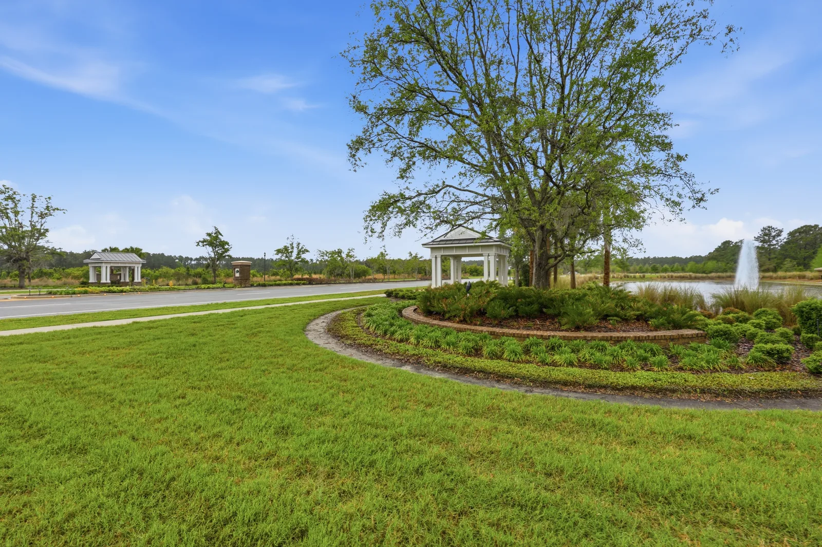 Grand Oaks