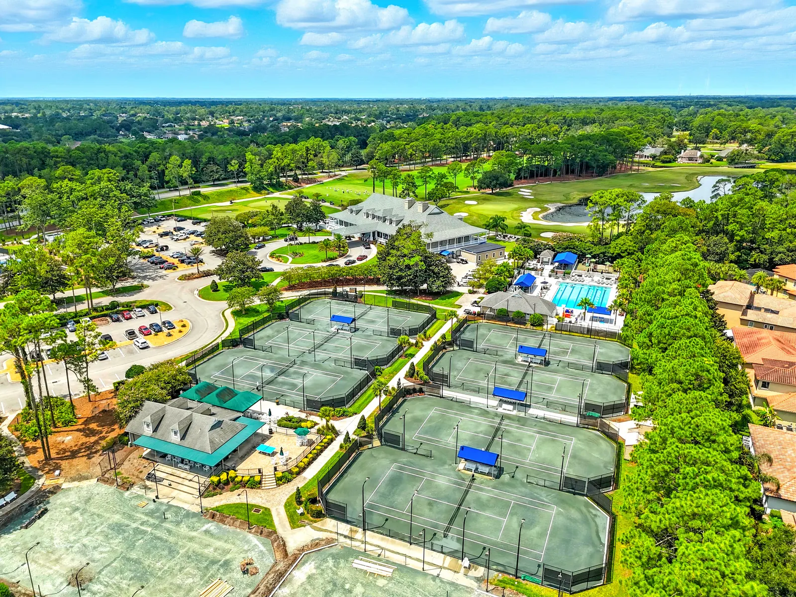Lakes and amenities at Jacksonville Golf and Country Club