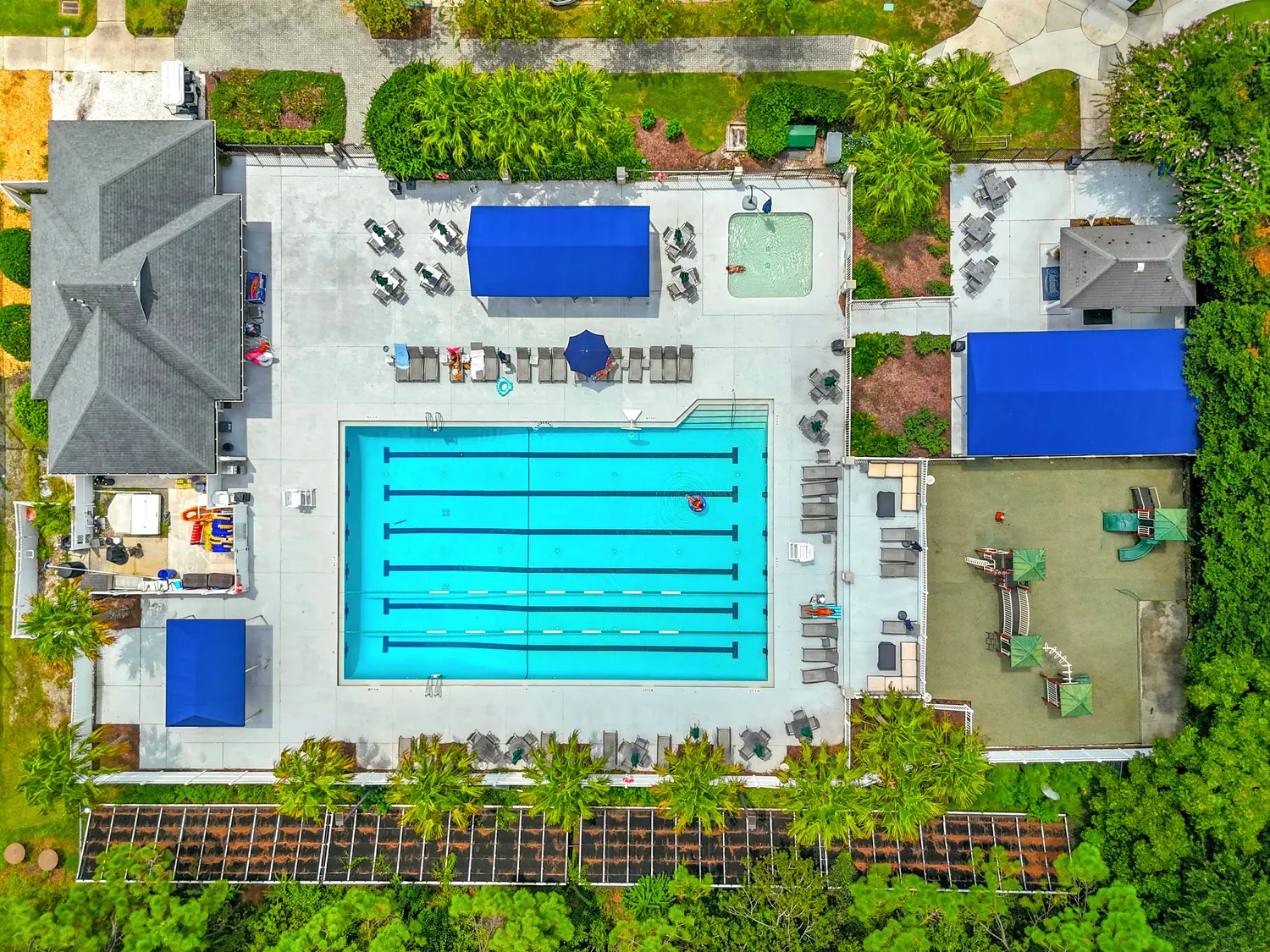 The heated club pool at Jacksonville Golf and Country Club