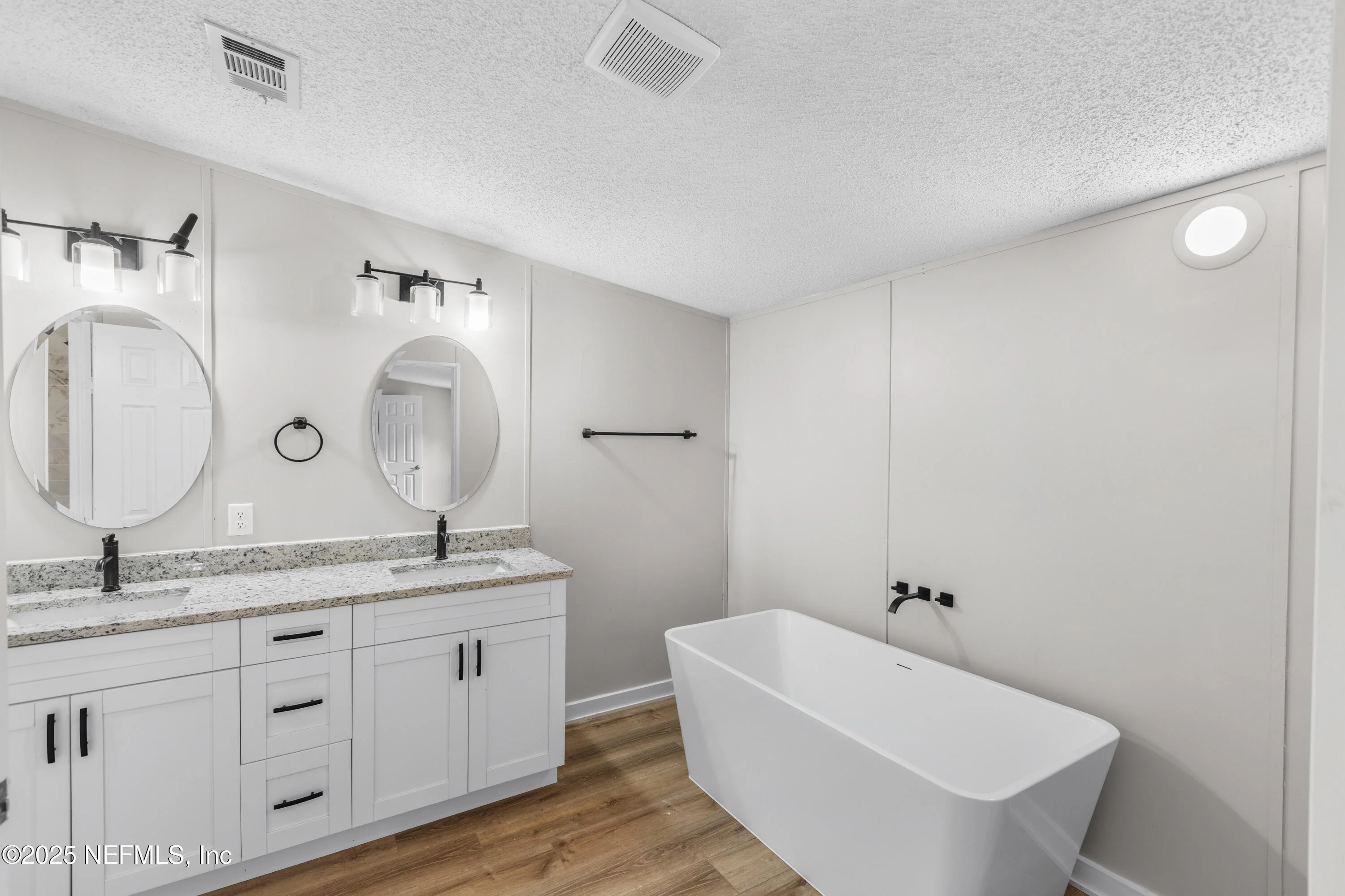 Lakes and amenities at Jax Farms