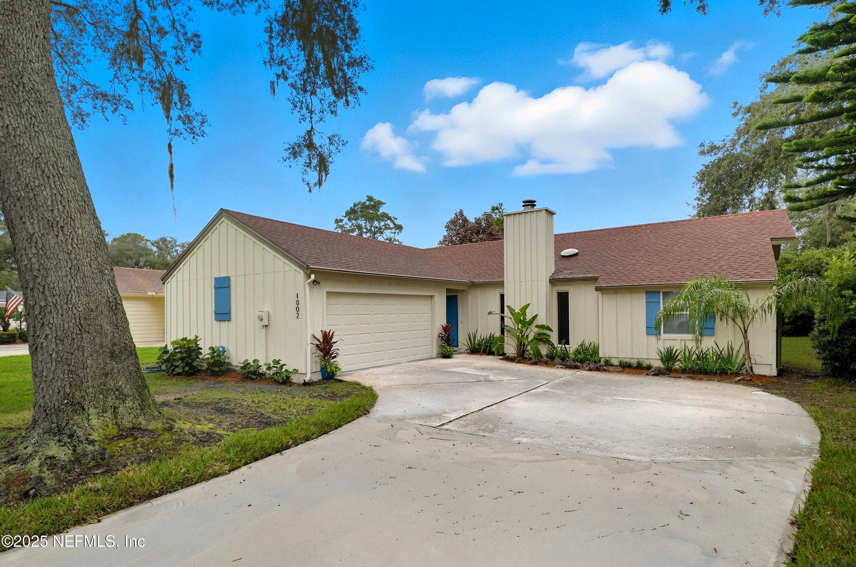 Homes along the fairways at Leeward Landing