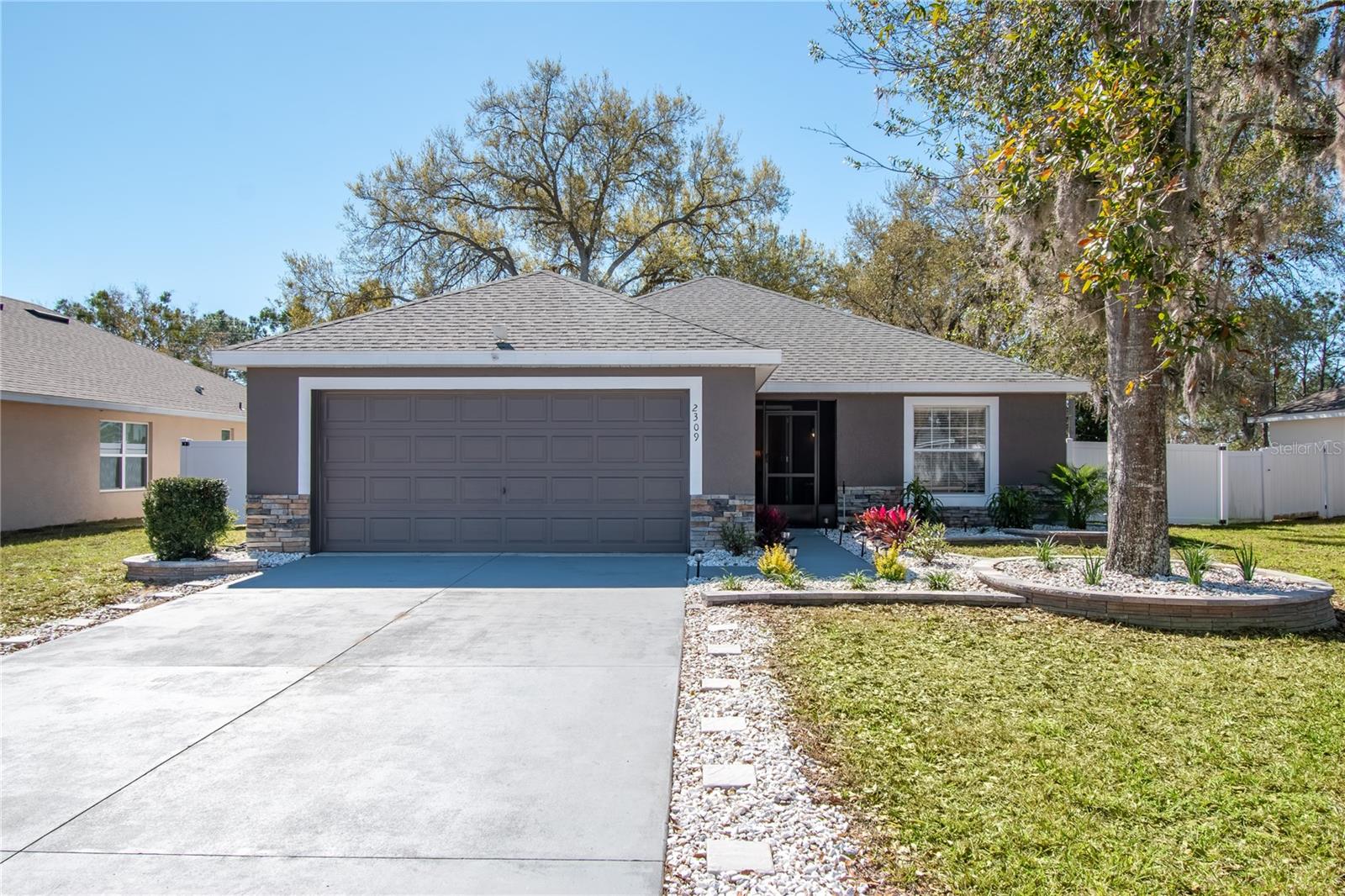 ASHTON WOODS Homes for Sale in Leesburg, FL