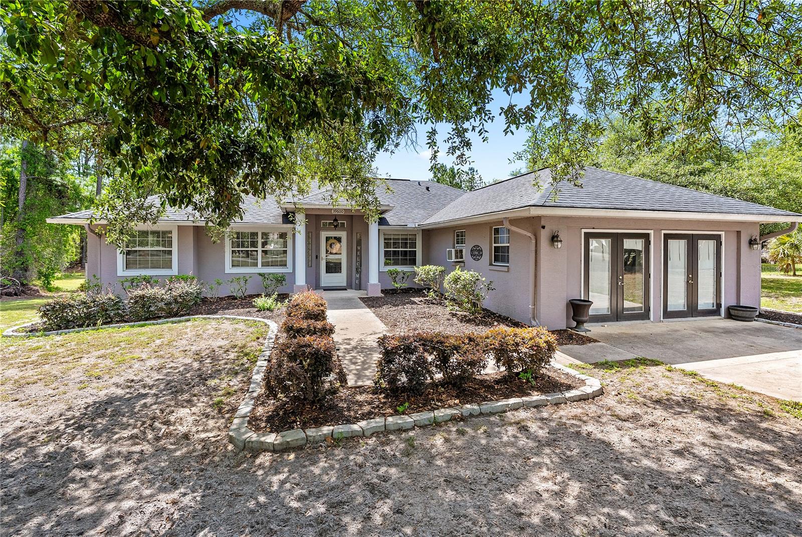 39600 Greenbrier Street home for sale in ROYAL TRAILS