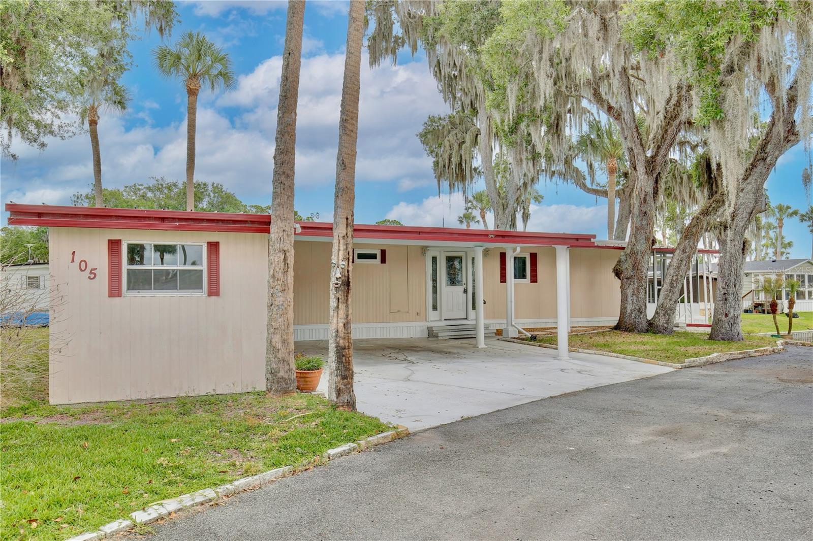 105 Canal View home for sale in EUSTIS COUNTRY CLUB MANOR MHP