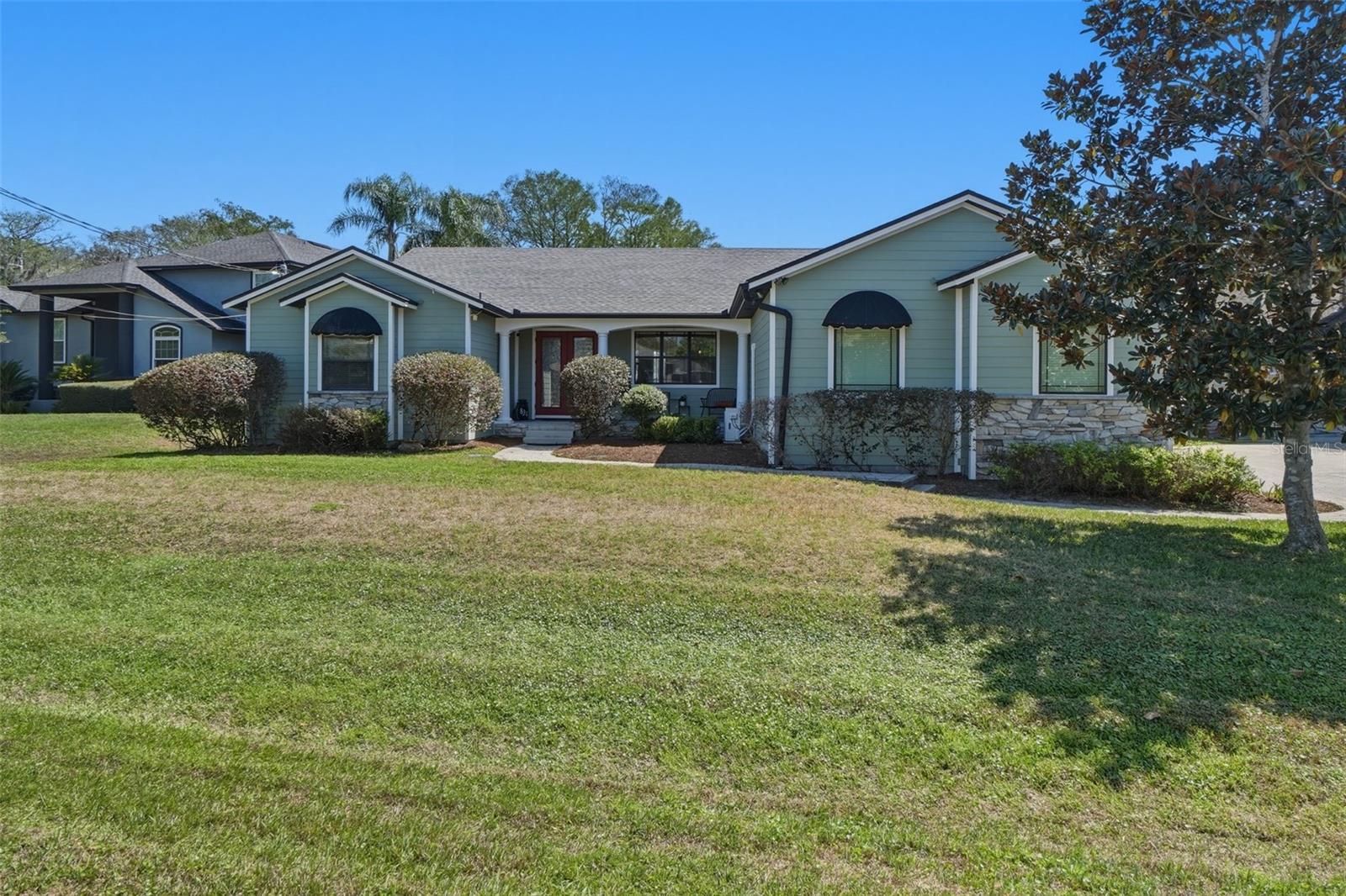 LAKE MILLS SHORES