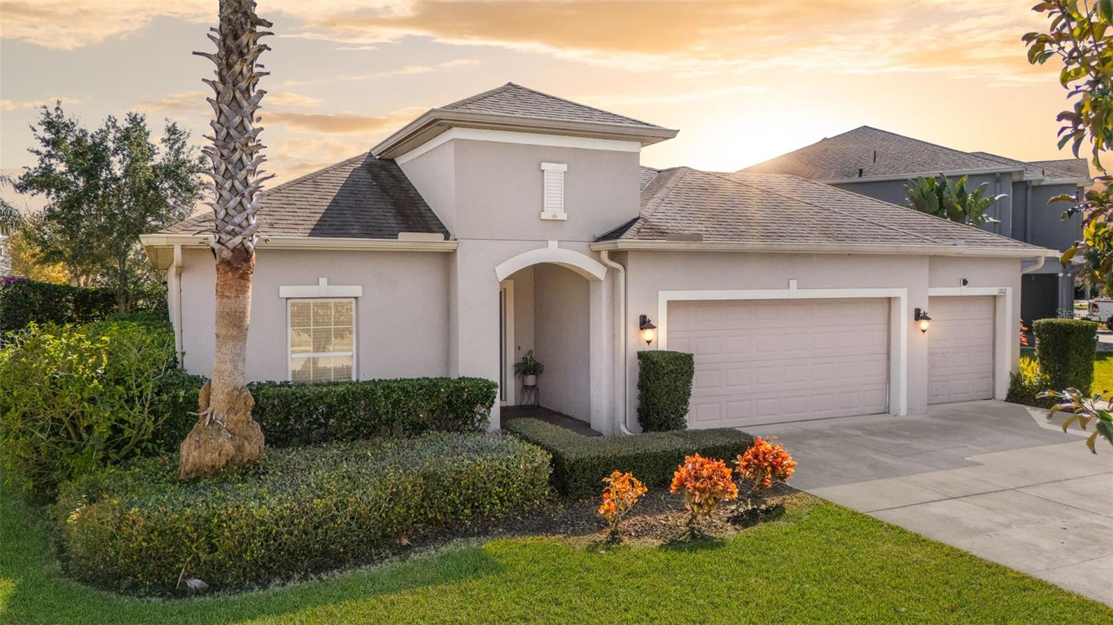 1102 White Water Bay Drive home for sale in WATERSIDE POINTE PH I
