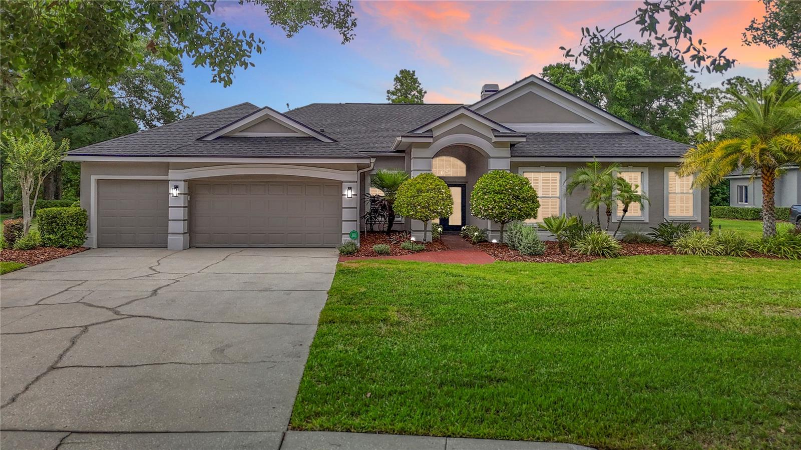19128 Centre Rose Boulevard home for sale in Villarosa
