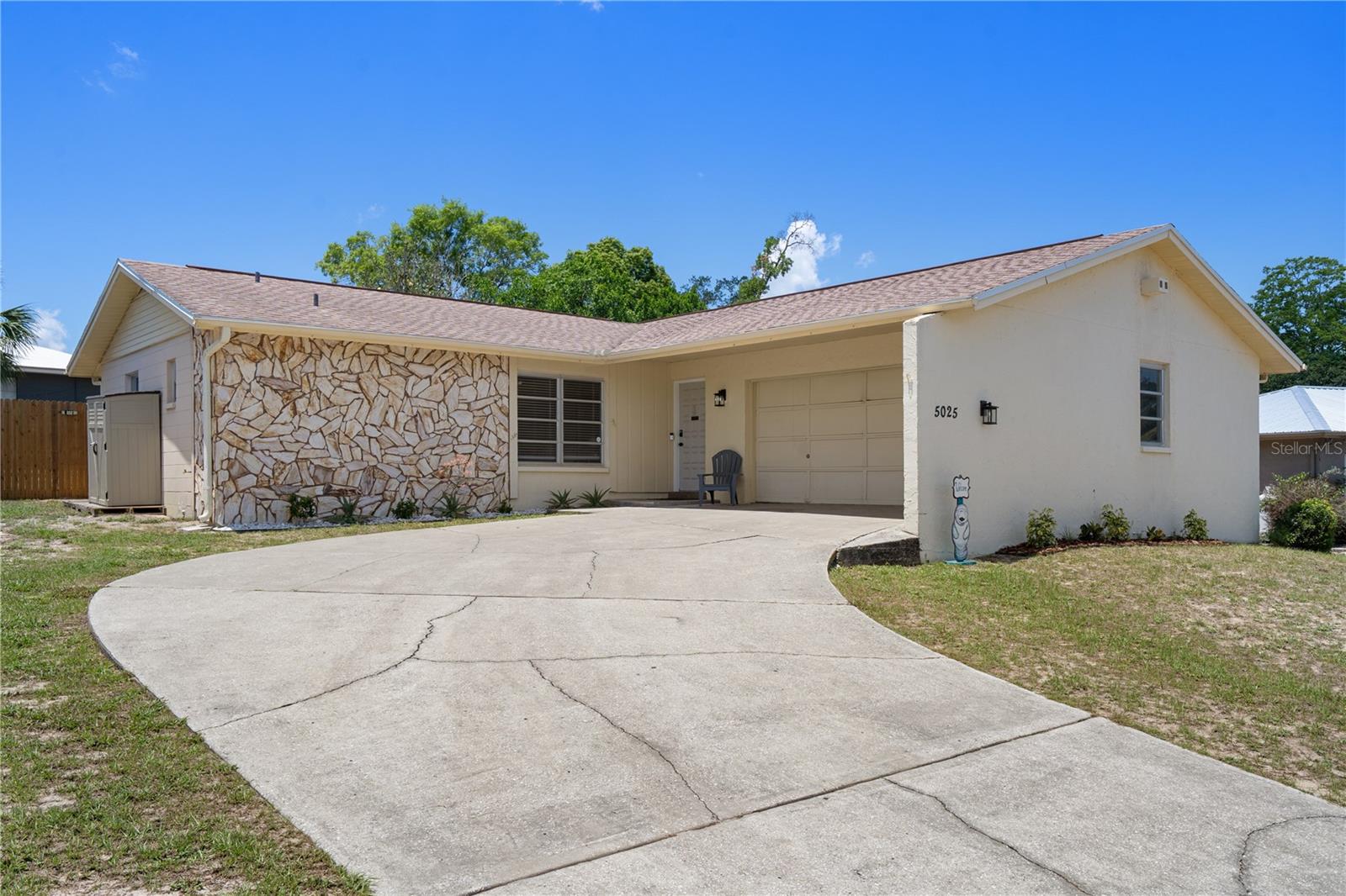 5025 Bromley Avenue home for sale in Spring Hill