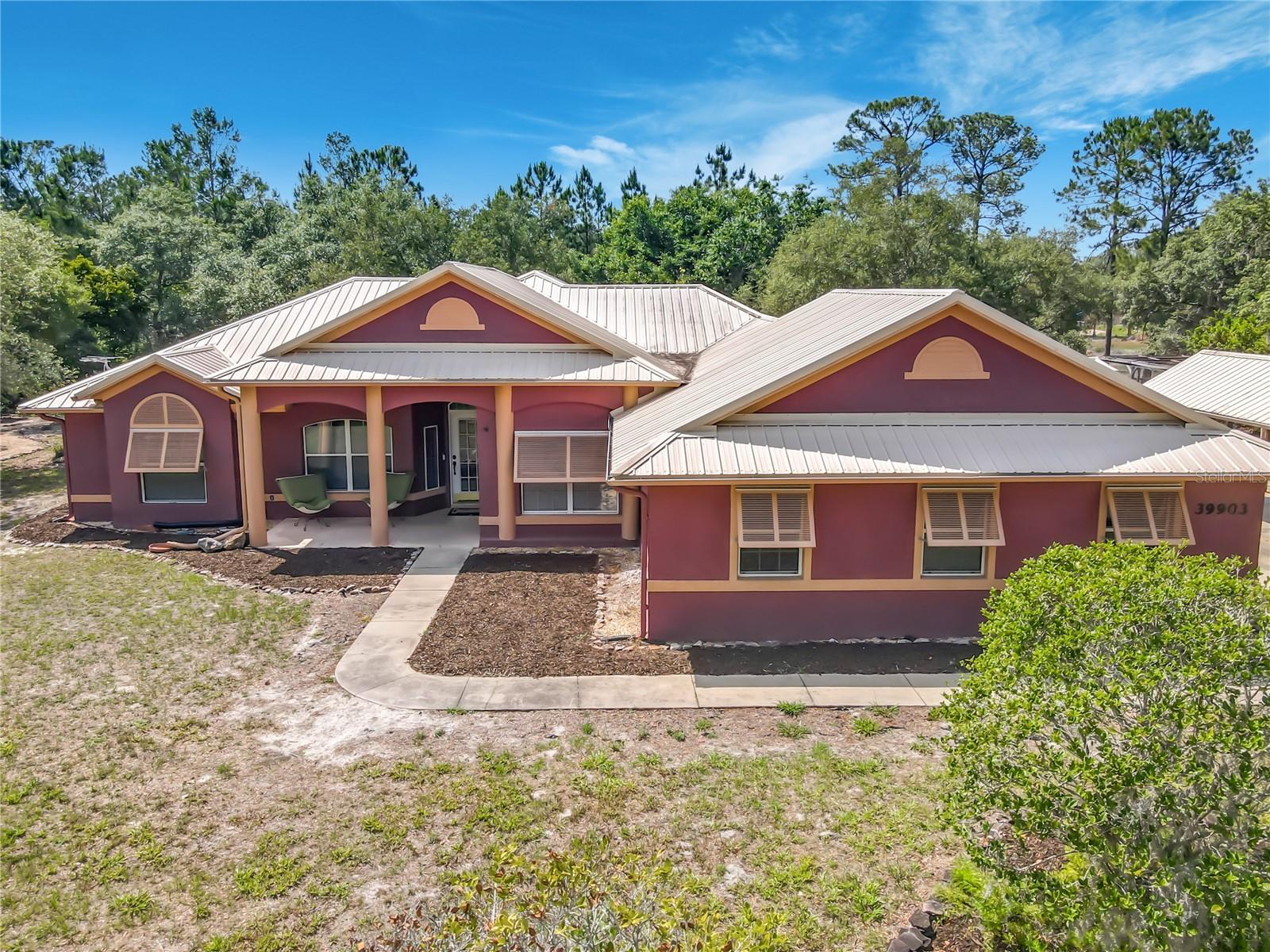 39903 Greenbrier Street home for sale in ROYAL TRAILS