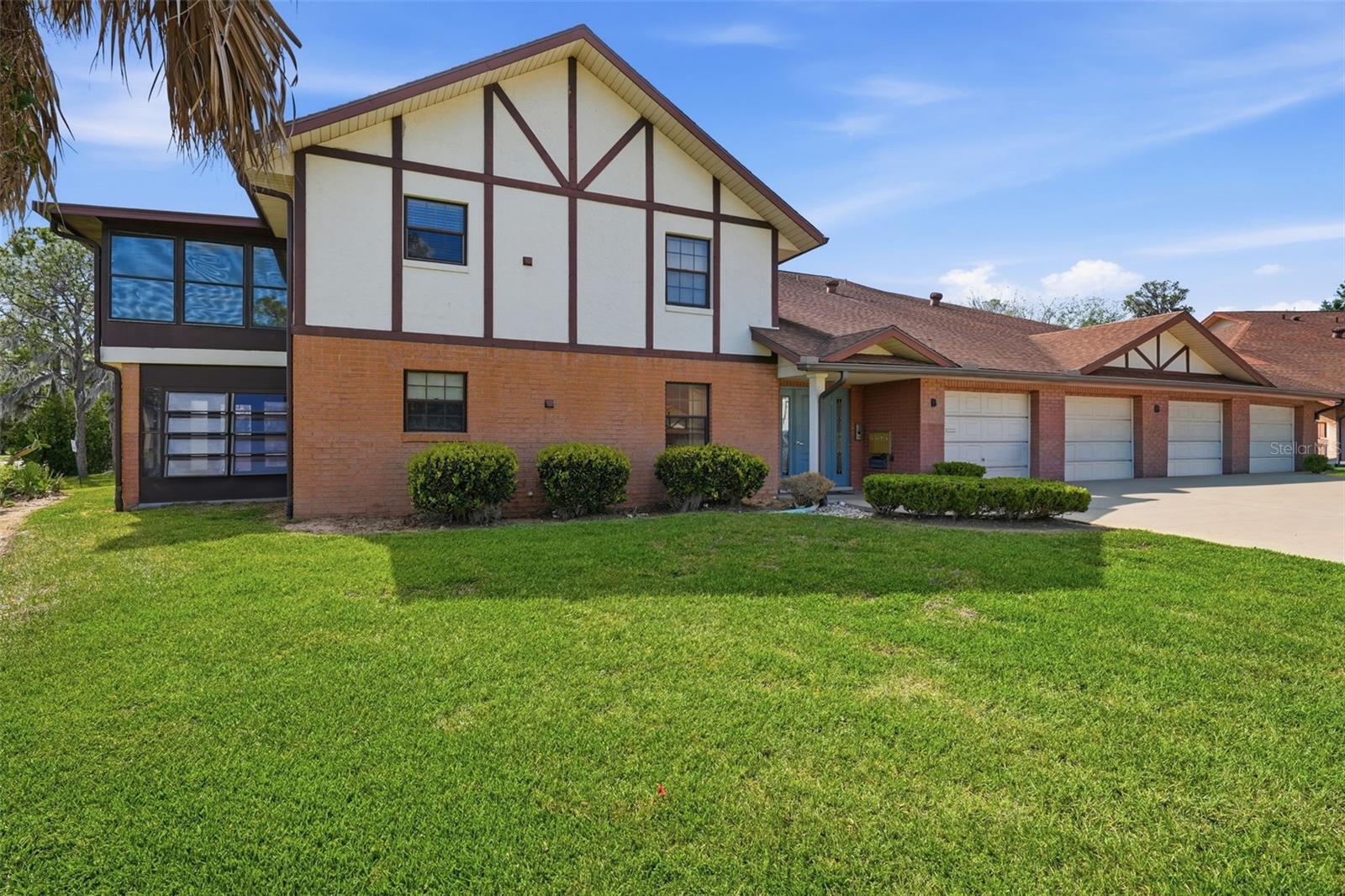 COACH HOUSES AT LEESBURG Homes for Sale