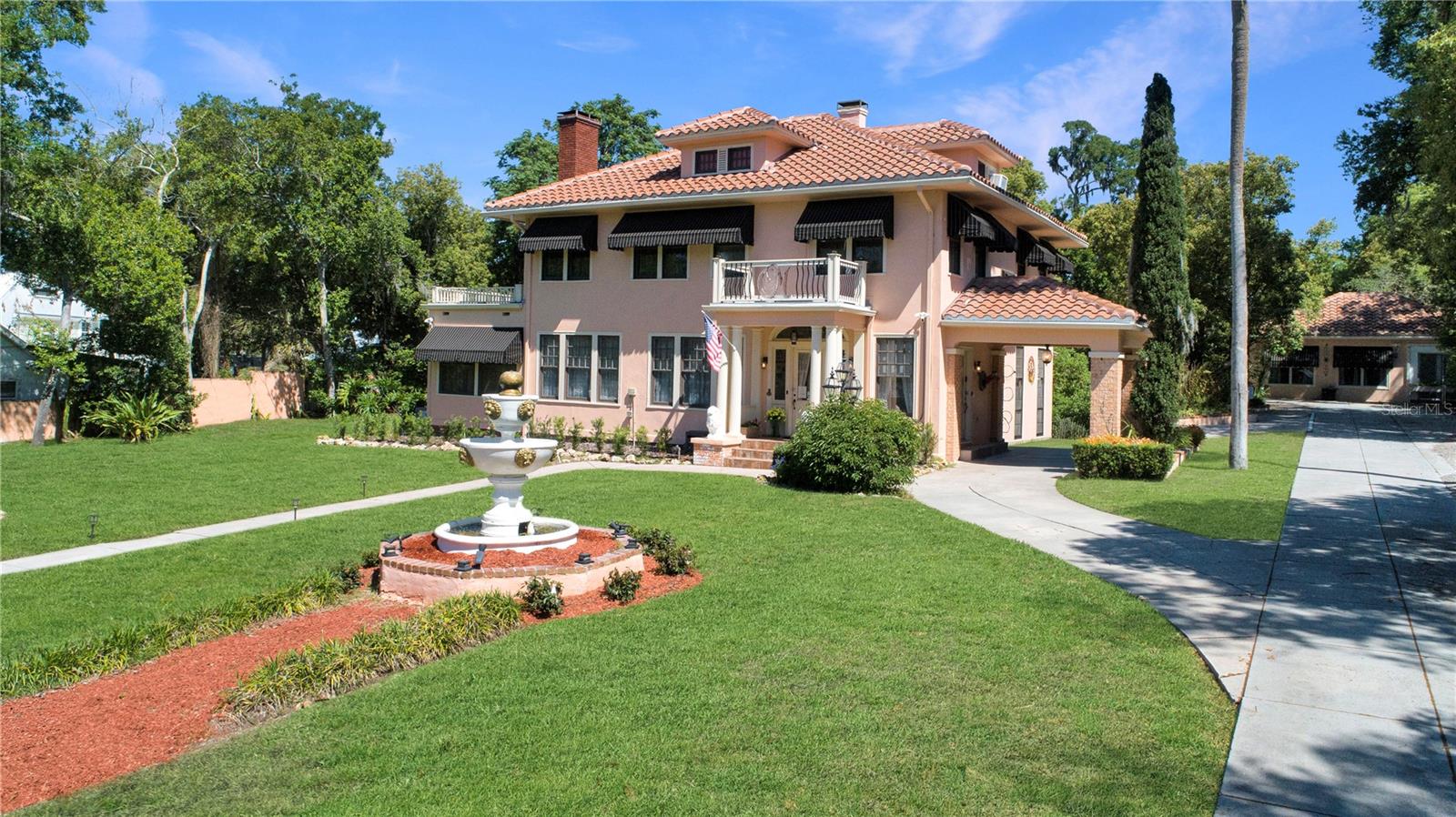 MOUNT DORA TREMAINS