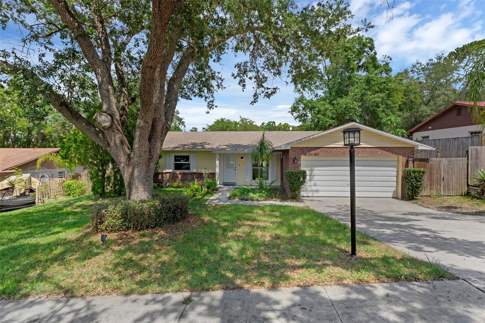 209 Edgewood Drive home for sale in CLERMONT EDGEWOOD PLACE