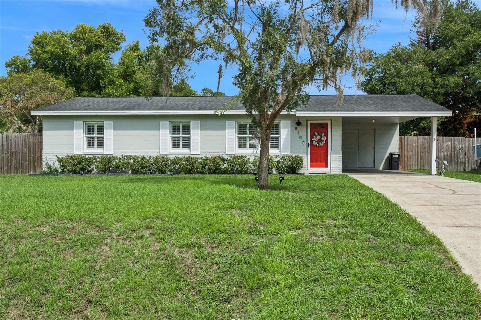 810 Mazurka Drive home for sale in LAKE MILLS SHORES