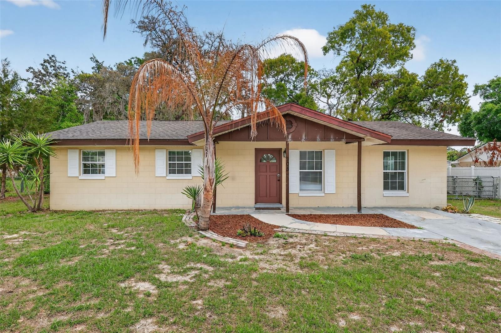 705 Mike Avenue home for sale in FRUITLAND PARK PARK ACRES