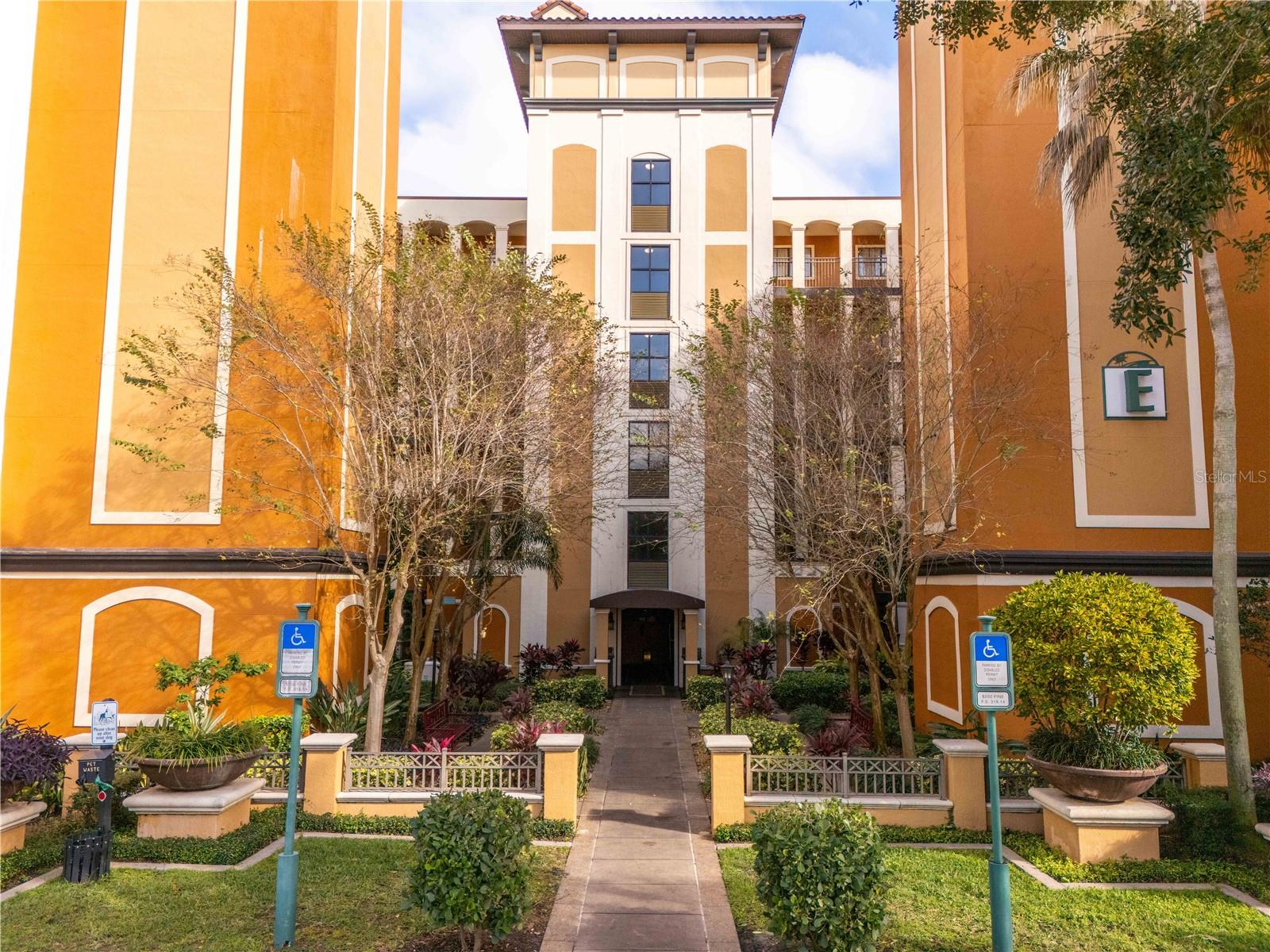 FLORIDAYS ORLANDO RESIDENCE PH III in Orlando
