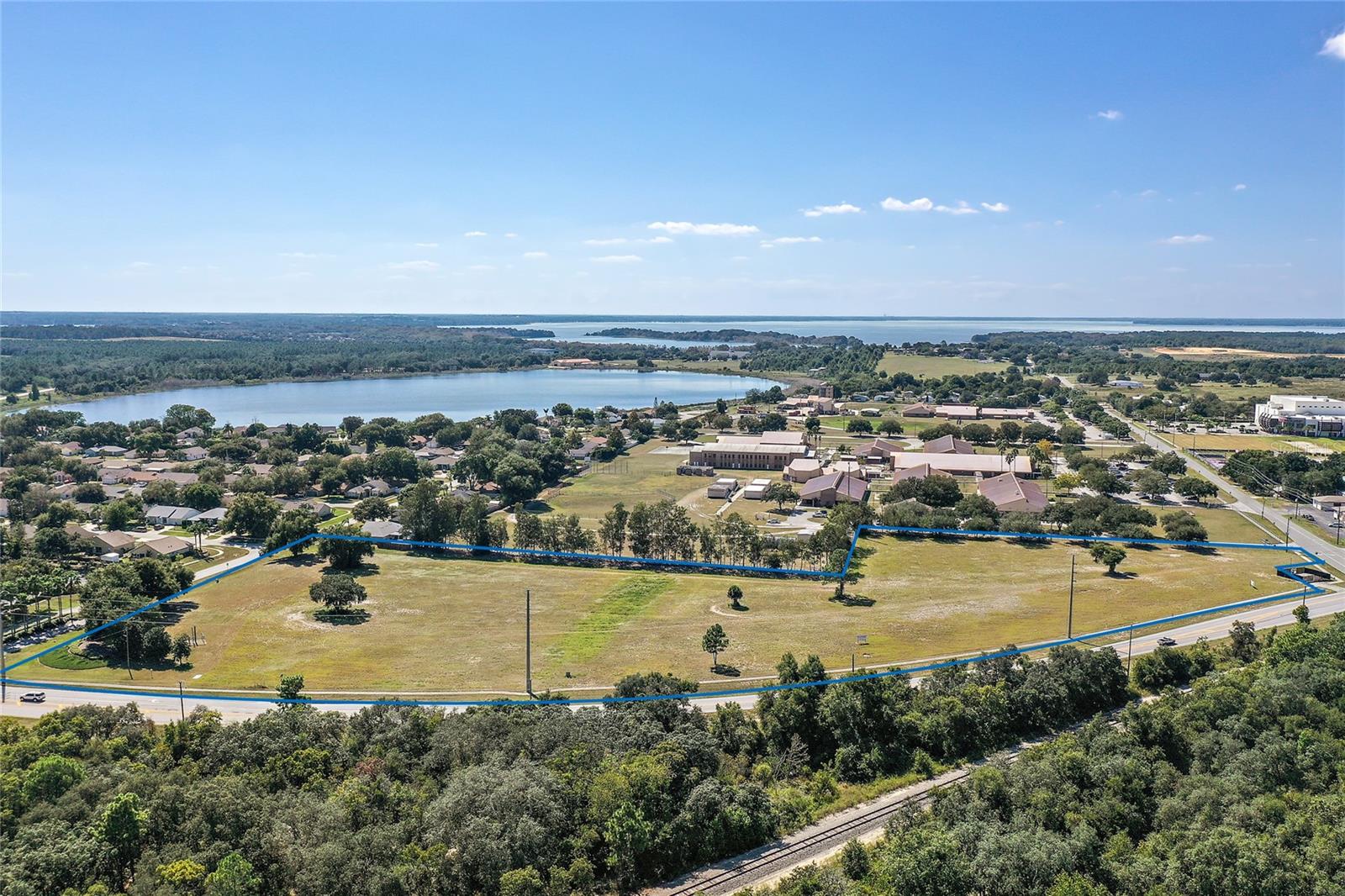 LAKESIDE COMM PARK in Tavares
