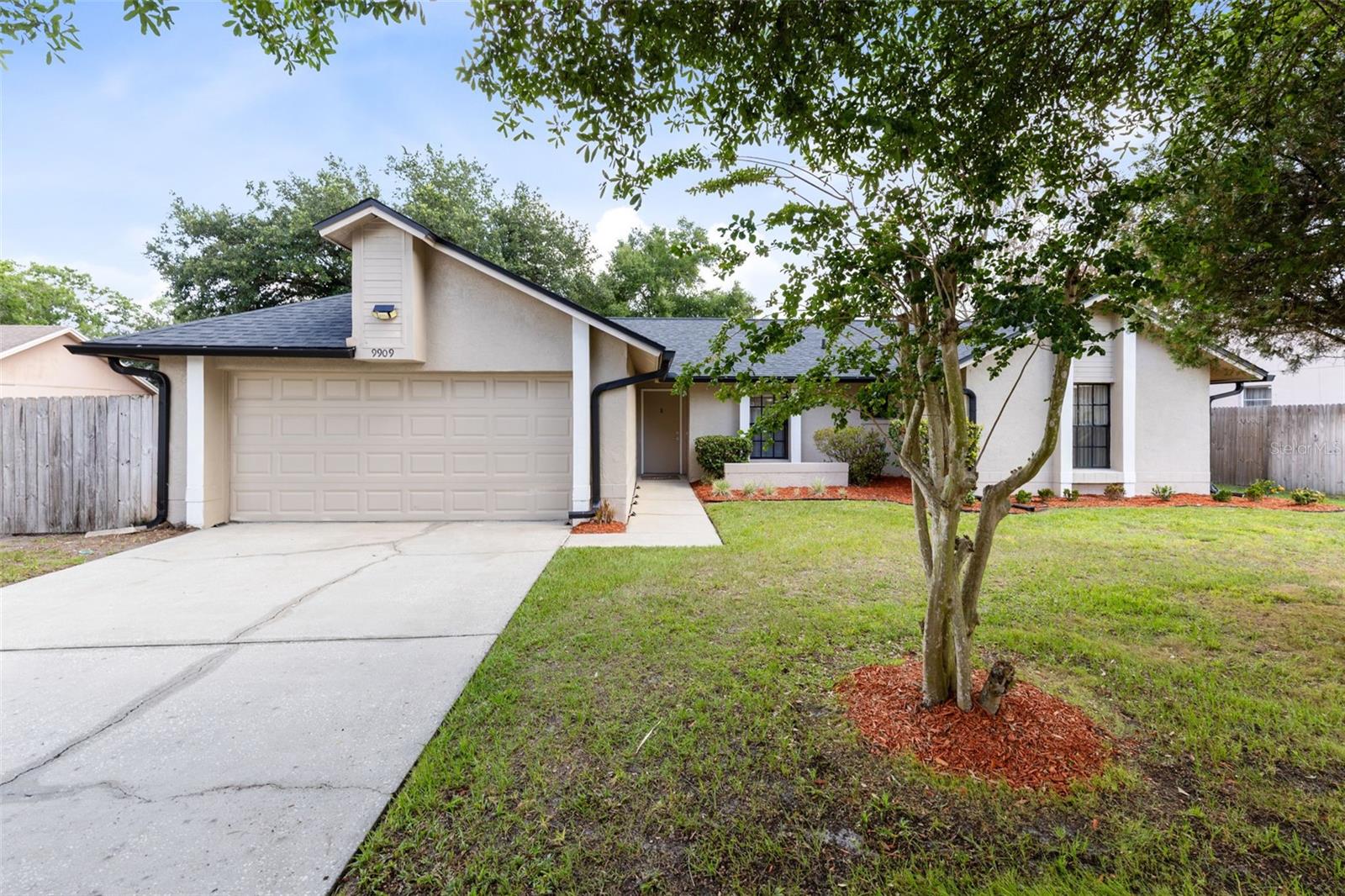 9909 Earlston Street home for sale in HUNTERS TRACE