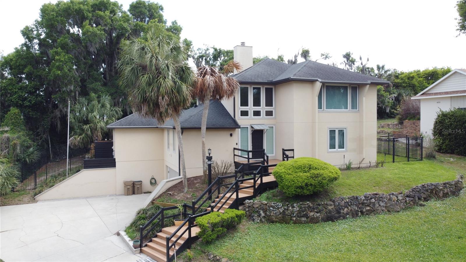 STONE MOUNTAIN ESTATES in Yalaha