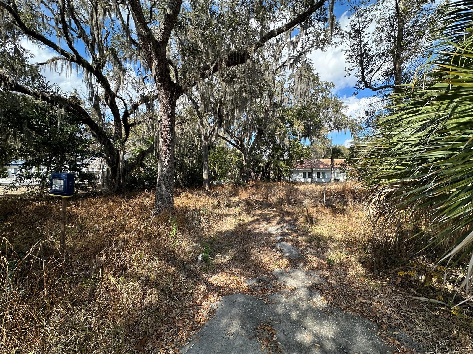 AMENDED OF CRYSTAL LAKE SHORES