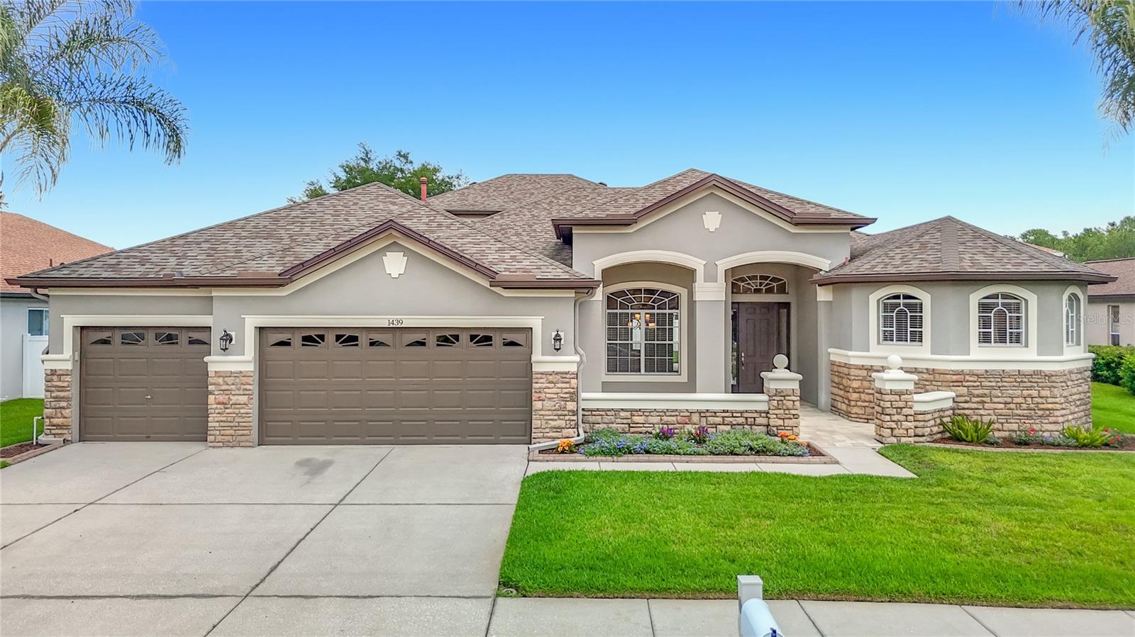 1439 Beaconsfield Drive home for sale in Meadow Pointe