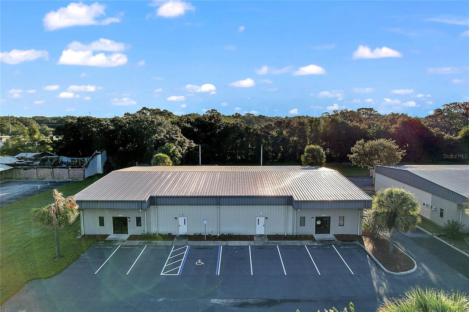 WEST POINTE COMMERCE CENTER in Leesburg
