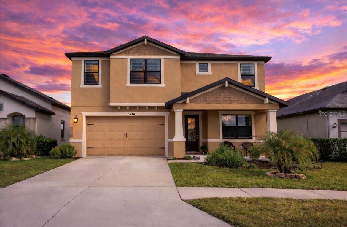 1216 Old Windsor Way home for sale in Villages of Avalon