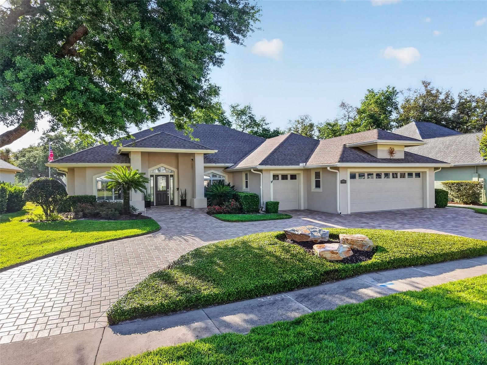 1880 Edgewater Drive home for sale in COUNTRY CLUB OF MOUNT DORA