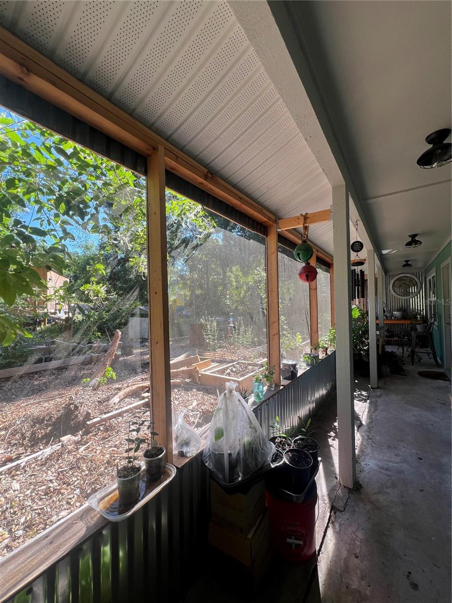 Bass Lake Acres:space and trees in east New Port Richey