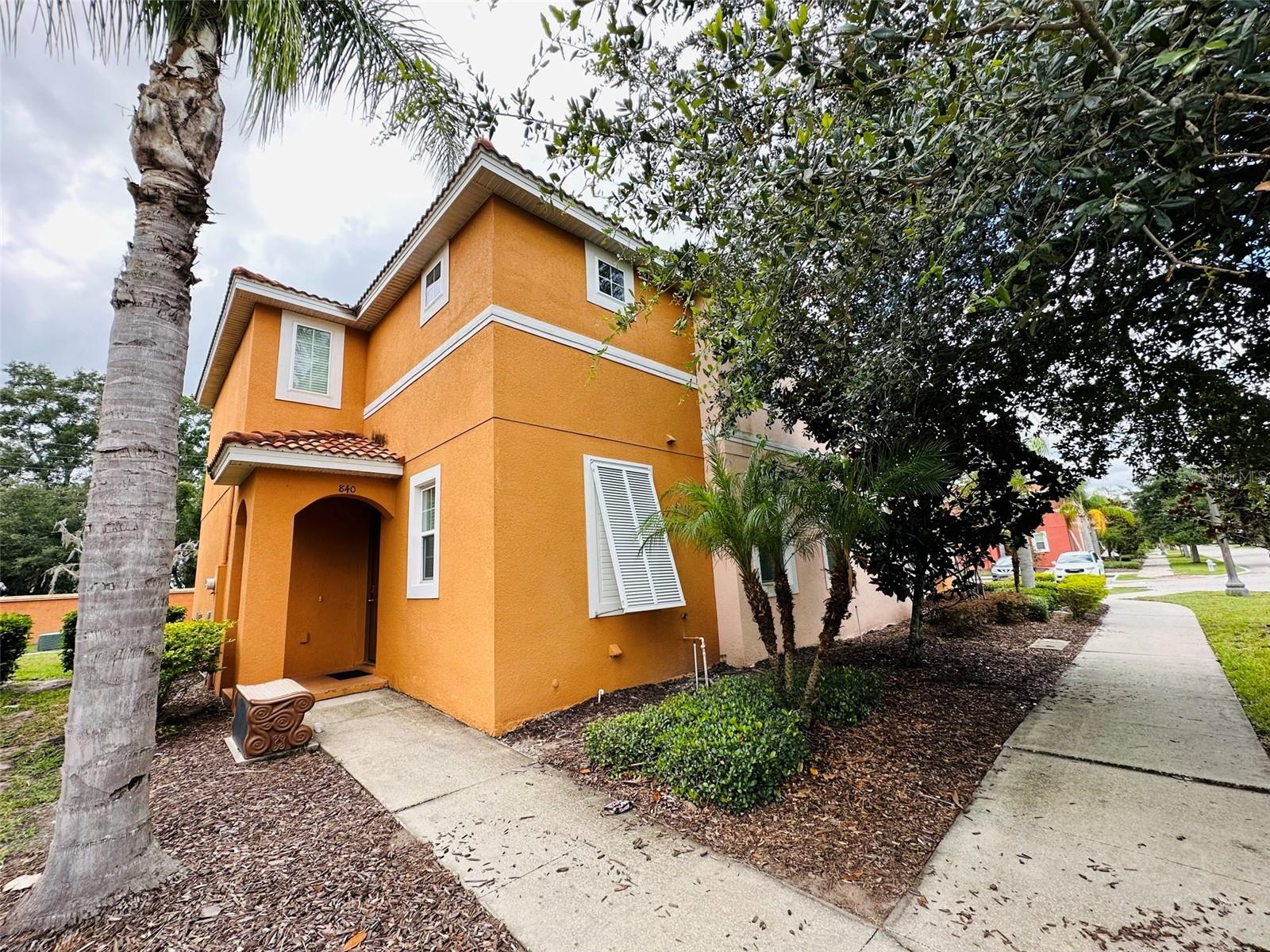 840 Las Fuentes Drive home for sale in BELLAVIDA