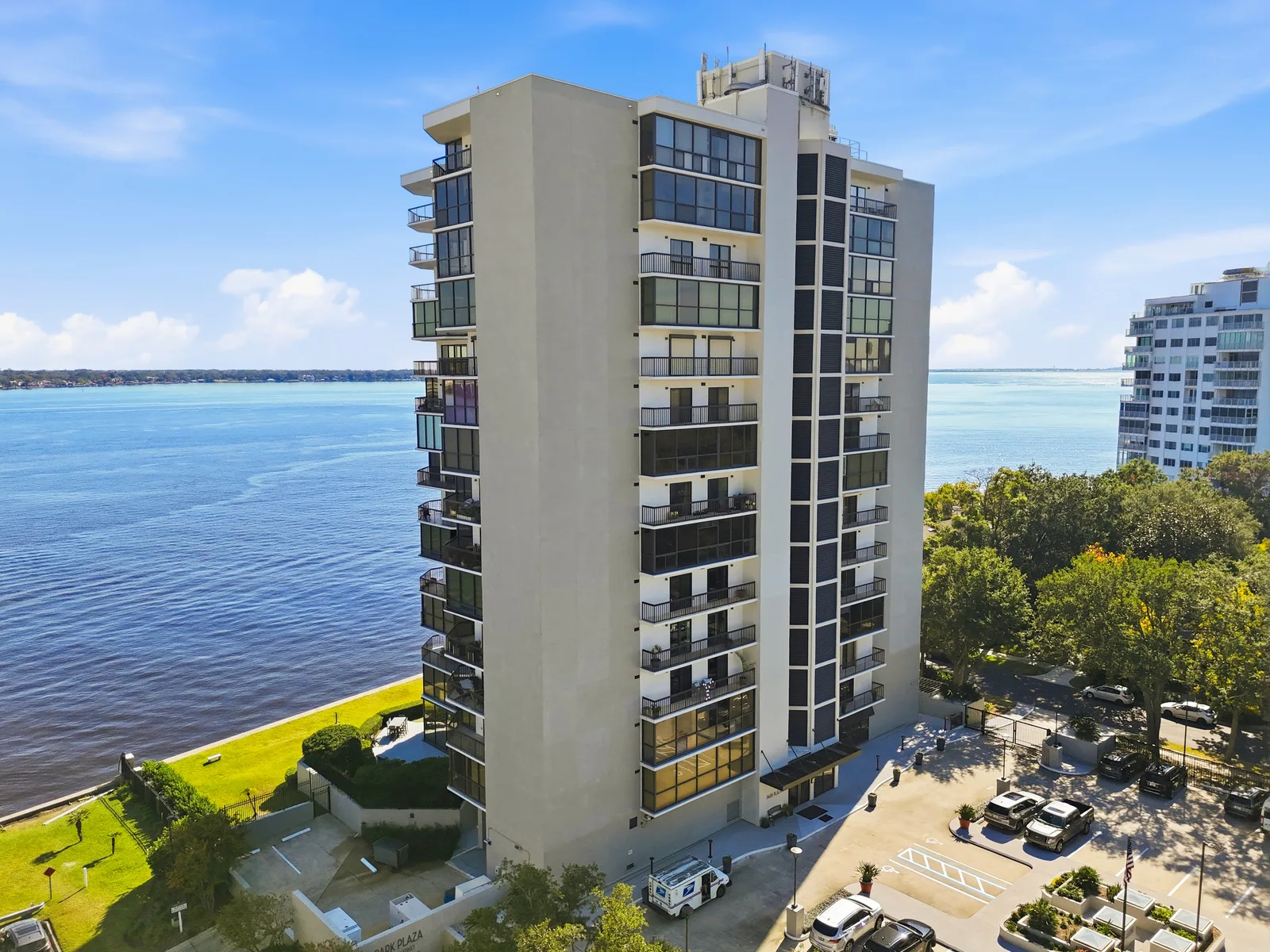 Park Plaza, Jacksonville, photo 2