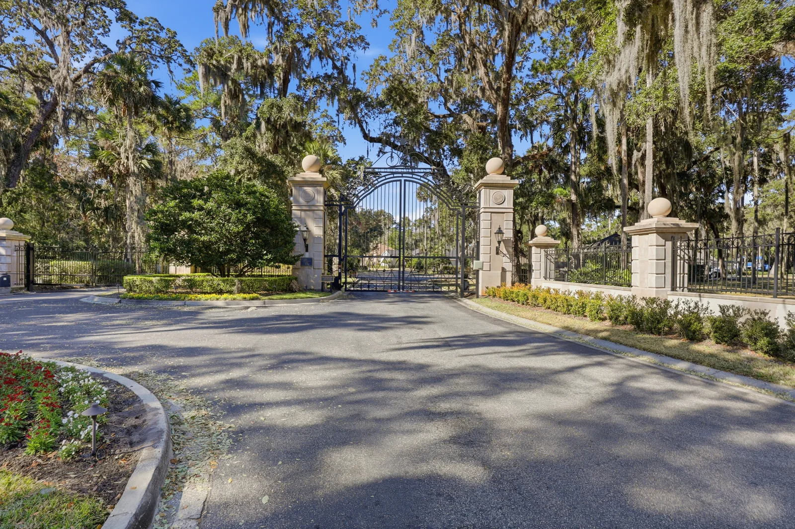 Plantation Oaks