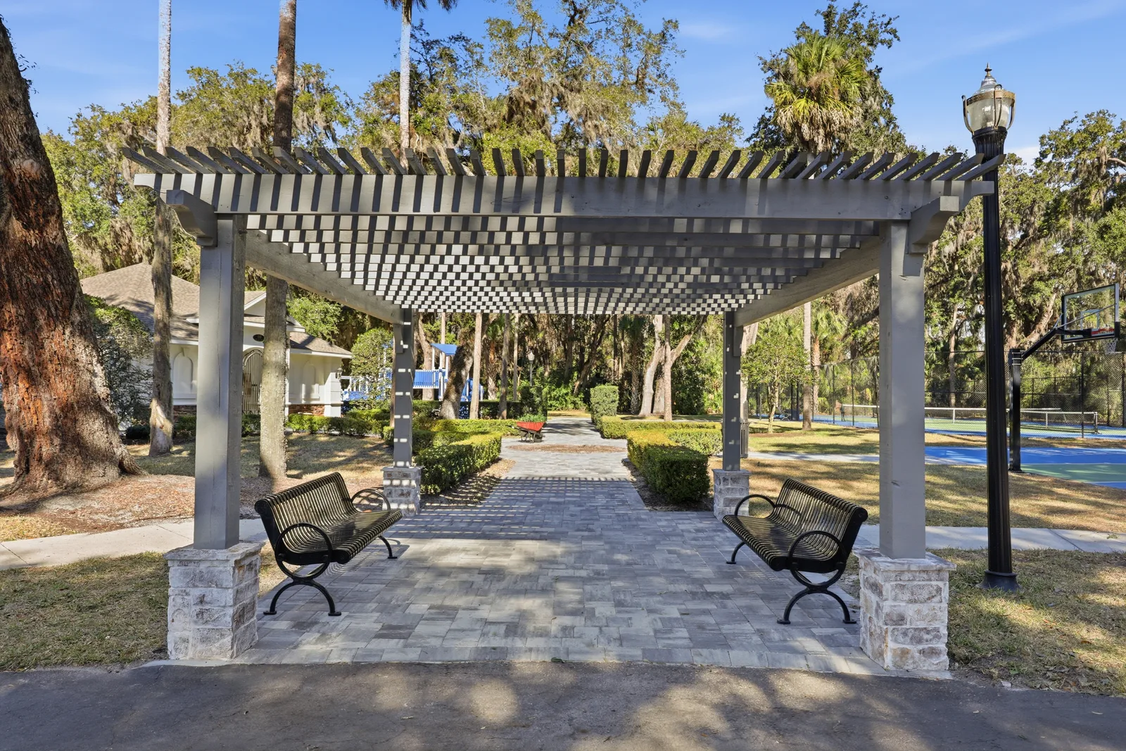 Plantation Oaks