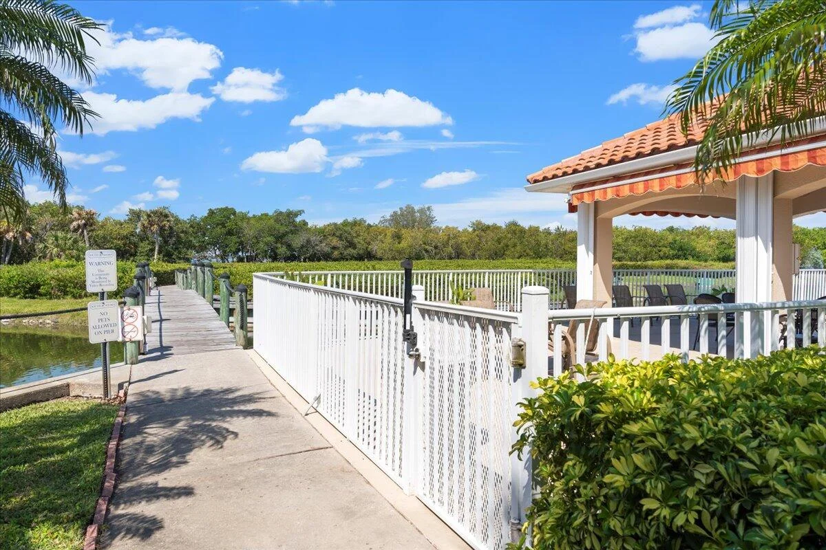 South Shores Riverside