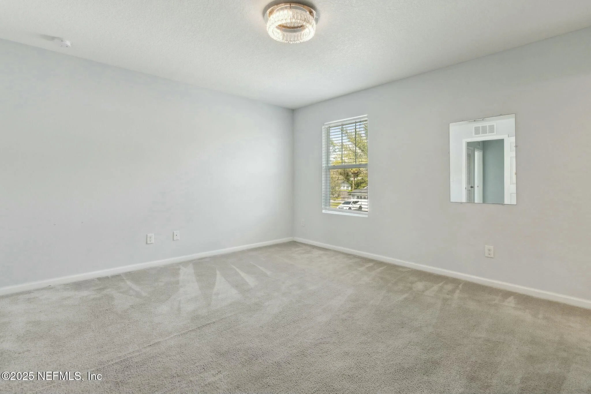 Lakes and amenities at Southside Oaks