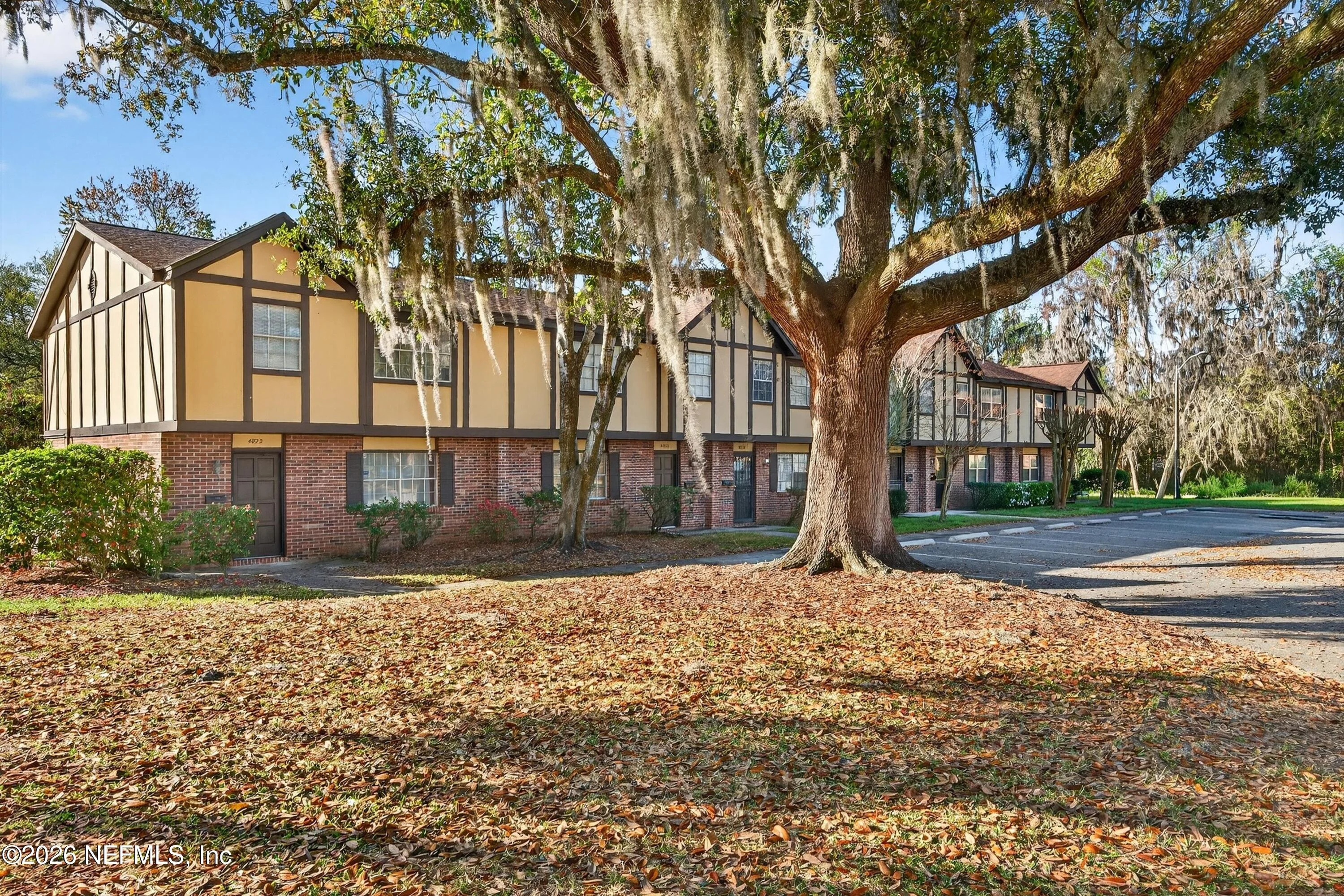Homes along the fairways at Wilshire