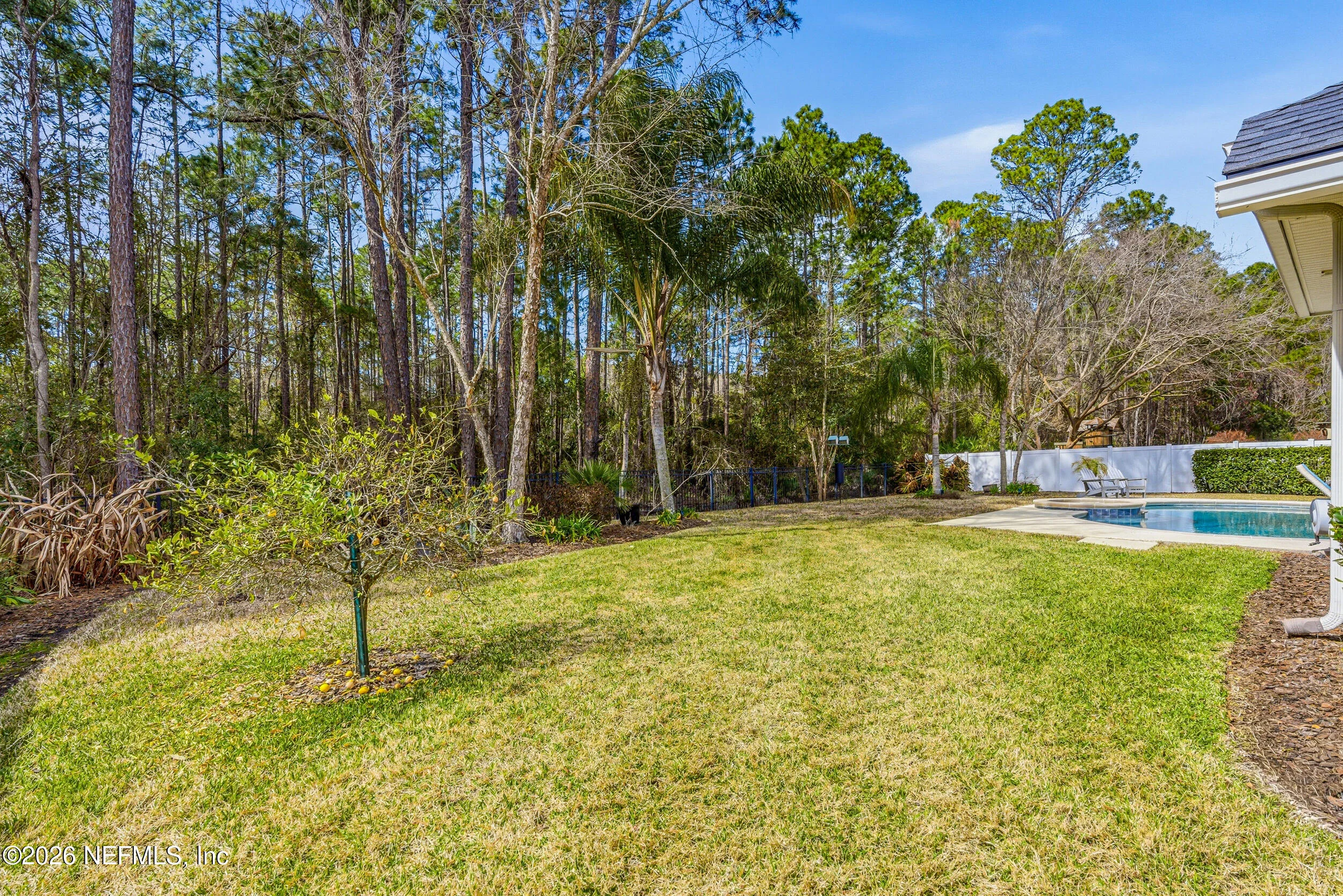 Lakes and amenities at Worthington Park